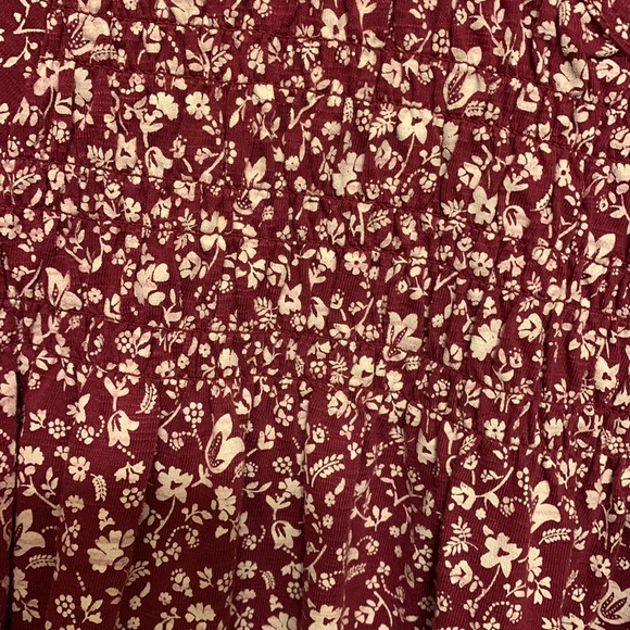 3/$15 D/C Purple Floral Top - Picture 2 of 6